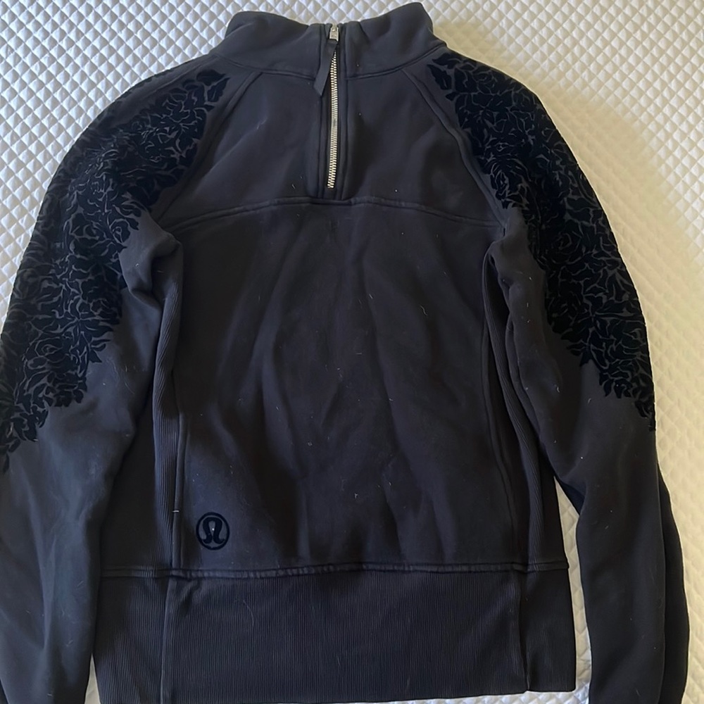 lululemon athletica Black Mock Neck Embroidered Pullover size 6